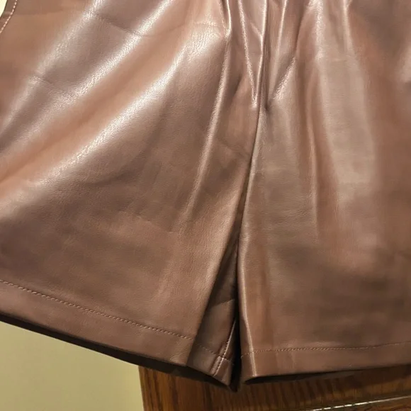 ASOS Design Brown Shorts with pockets - Size 2 (waist:24”) - Picture 3 of 9